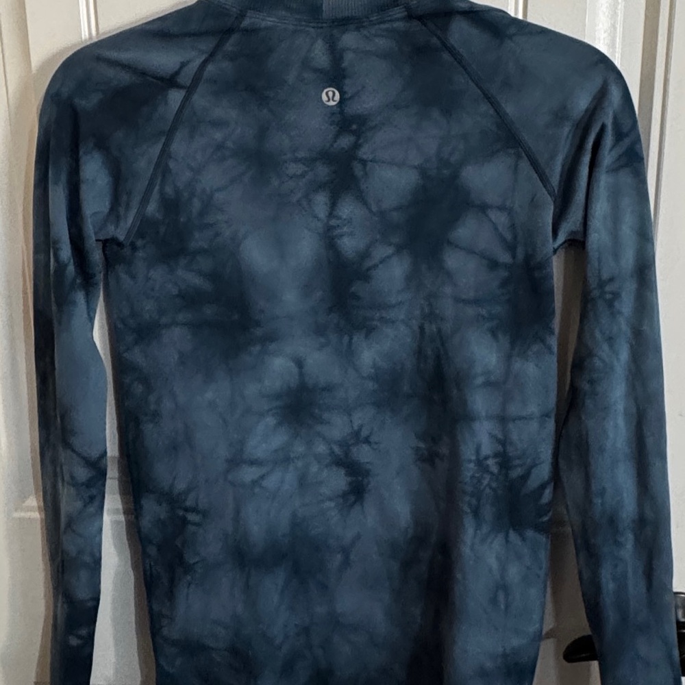 lululemon ALOHA Blue Tie Dye Long Sleeve Swiftly Tech Top Size 6 RARE - Picture 4 of 5
